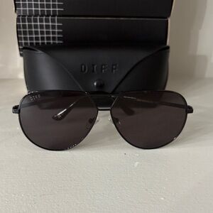 DIFF Devon Aviator Sunglasses in Black with Dark Lenses